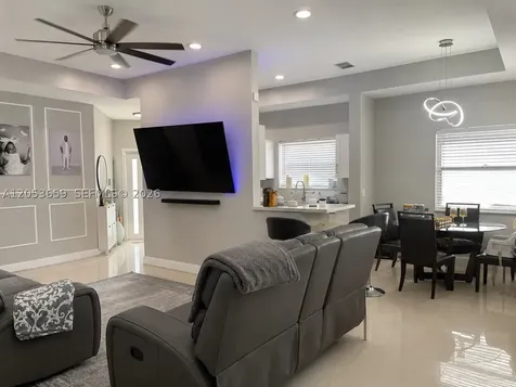 1040 SW 85th Terrace Pembroke Pines FL 33025