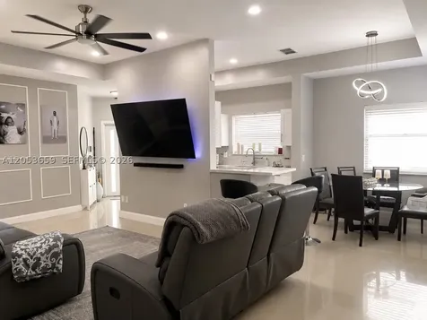 1040 SW 85th Terrace Pembroke Pines FL 33025