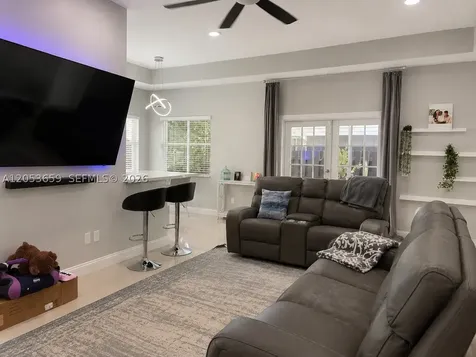 1040 SW 85th Terrace Pembroke Pines FL 33025