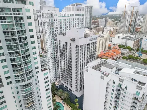 227 NE 2nd Street Miami FL 33132