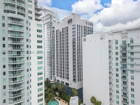227 NE 2nd Street Miami FL 33132