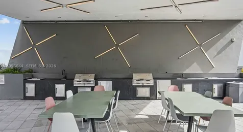 230 NE 4th Street Miami FL 33132