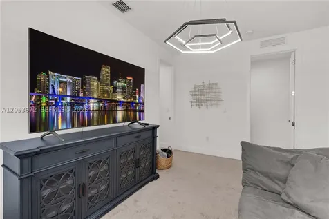 4374 NW 81st Avenue Doral FL 33166