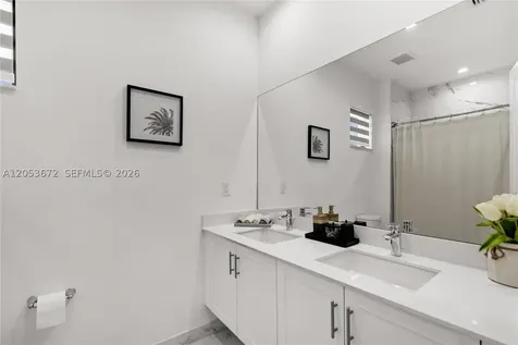 4374 NW 81st Avenue Doral FL 33166