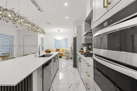 4374 NW 81st Avenue Doral FL 33166