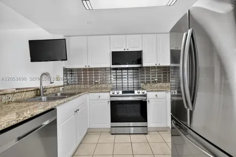 19501 W Country Club Drive Aventura FL 33180