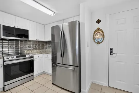 19501 W Country Club Drive Aventura FL 33180