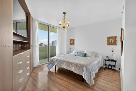 19501 W Country Club Drive Aventura FL 33180