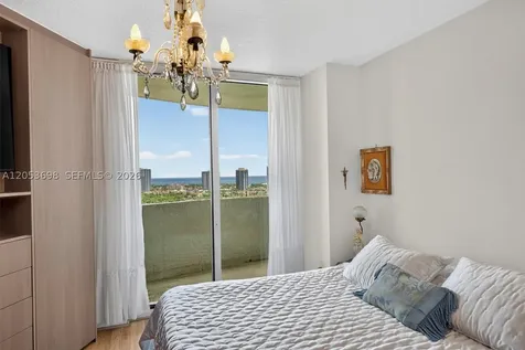 19501 W Country Club Drive Aventura FL 33180