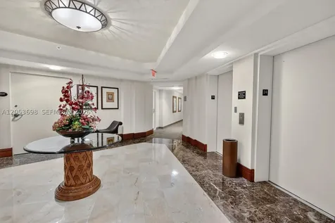 19501 W Country Club Drive Aventura FL 33180