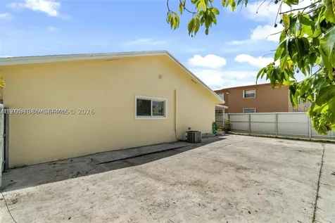 330 W 74th Place Hialeah FL 33014