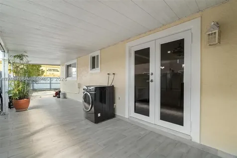 330 W 74th Place Hialeah FL 33014