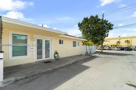 330 W 74th Place Hialeah FL 33014