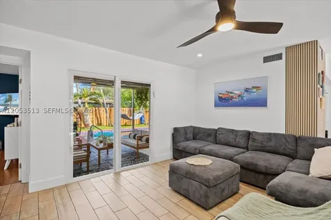 5049 SW 88th Terrace Cooper City FL 33328