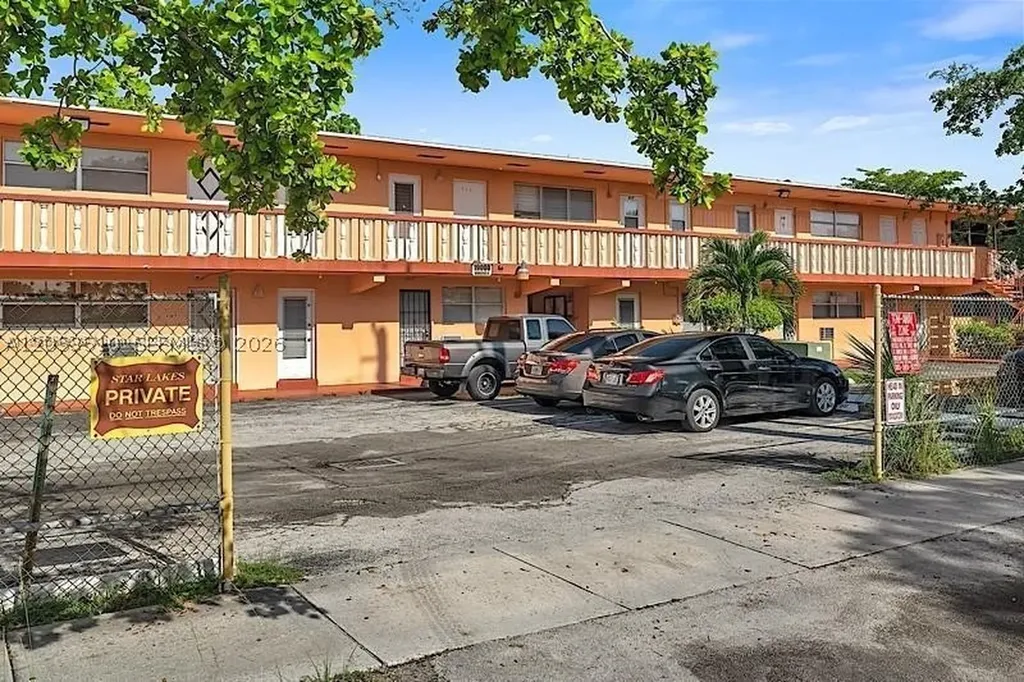 19000 NE 3rd Court Miami FL 33179
