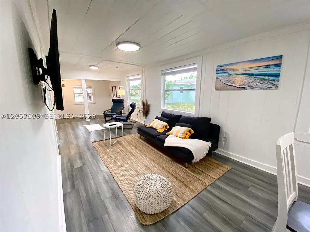 342 NW 7th Avenue Delray Beach FL 33444