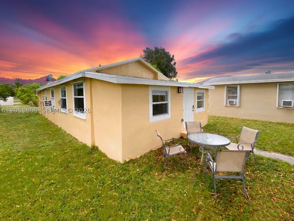 342 NW 7th Avenue Delray Beach FL 33444