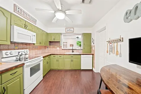 15425 N Miami Avenue Miami FL 33169