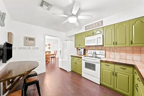 15425 N Miami Avenue Miami FL 33169