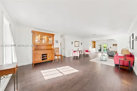 15425 N Miami Avenue Miami FL 33169