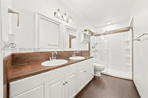 15425 N Miami Avenue Miami FL 33169