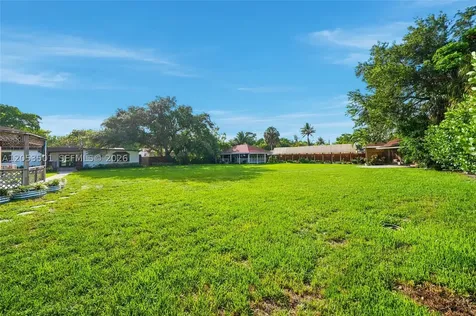 15425 N Miami Avenue Miami FL 33169