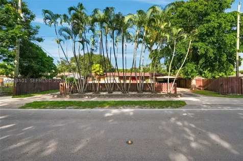 15425 N Miami Avenue Miami FL 33169