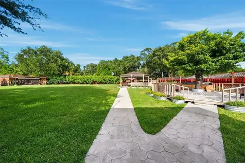 15425 N Miami Avenue Miami FL 33169