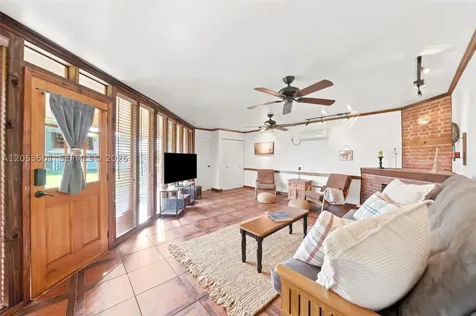 15425 N Miami Avenue Miami FL 33169