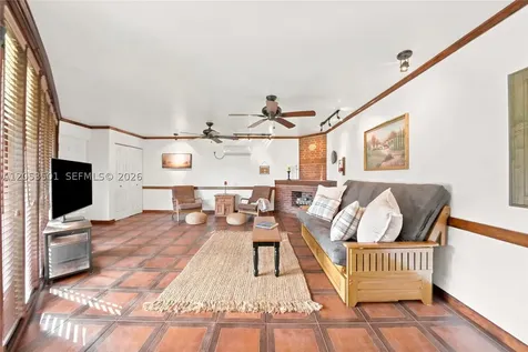 15425 N Miami Avenue Miami FL 33169
