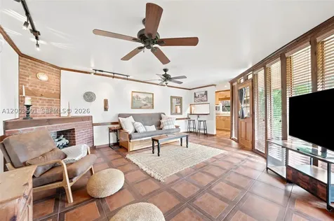 15425 N Miami Avenue Miami FL 33169