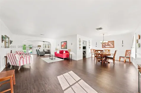 15425 N Miami Avenue Miami FL 33169