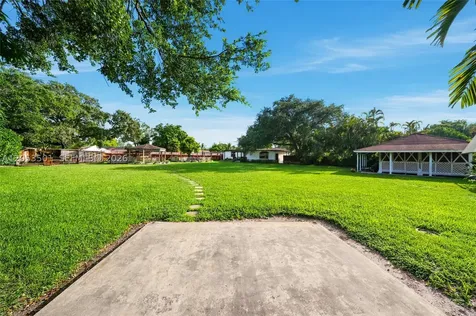 15425 N Miami Avenue Miami FL 33169