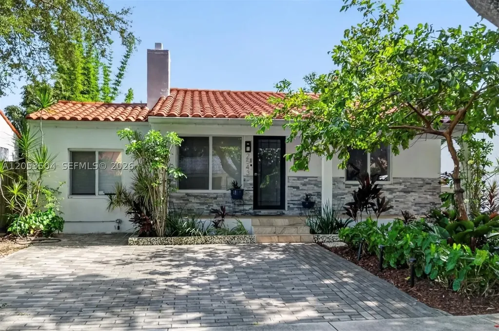 2543 SW 15th Street Miami FL 33145