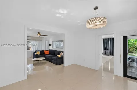 2543 SW 15th Street Miami FL 33145