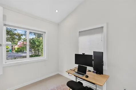 2543 SW 15th Street Miami FL 33145