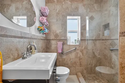 2543 SW 15th Street Miami FL 33145