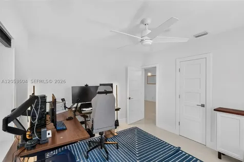 2543 SW 15th Street Miami FL 33145
