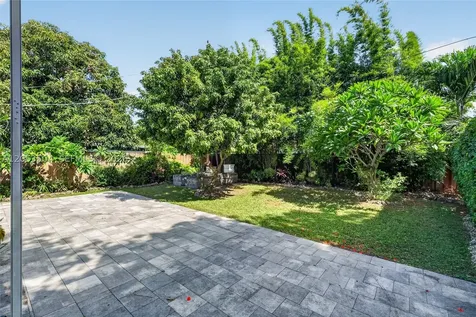 2543 SW 15th Street Miami FL 33145