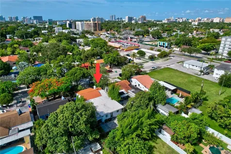 2543 SW 15th Street Miami FL 33145