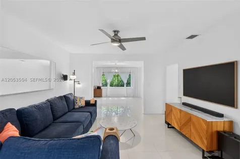 2543 SW 15th Street Miami FL 33145