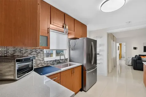 2543 SW 15th Street Miami FL 33145