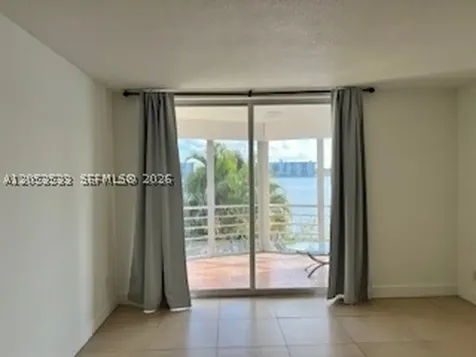 1100 NE 191st Street Miami FL 33179