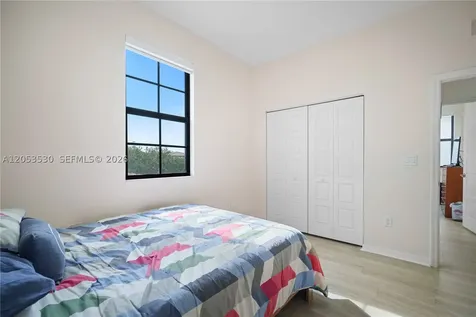 918 NE 191st Street Miami FL 33179