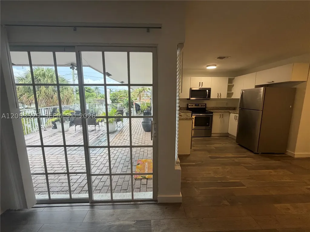 1425 NE 56th Street Fort Lauderdale FL 33334