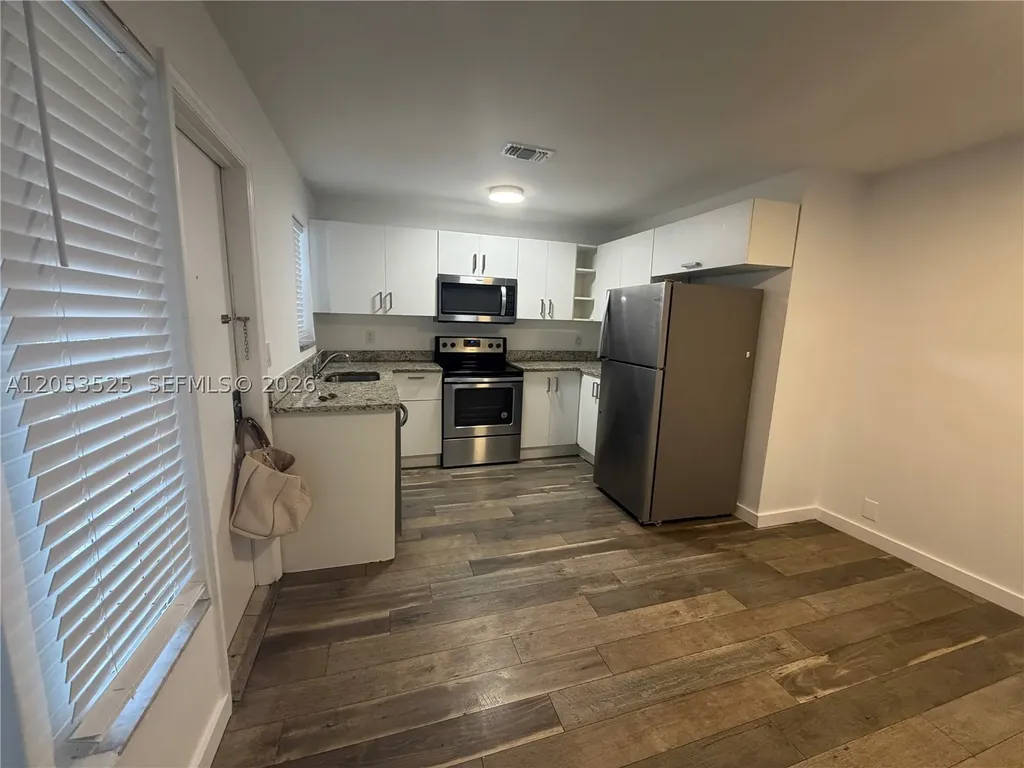 1425 NE 56th Street Fort Lauderdale FL 33334