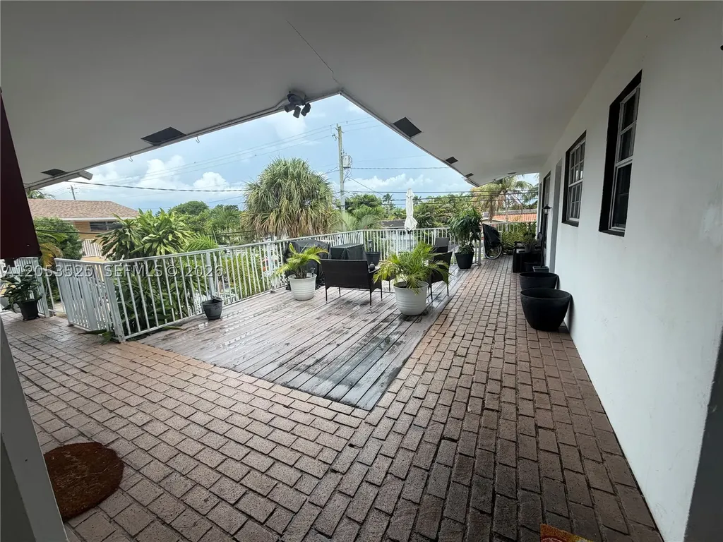 1425 NE 56th Street Fort Lauderdale FL 33334