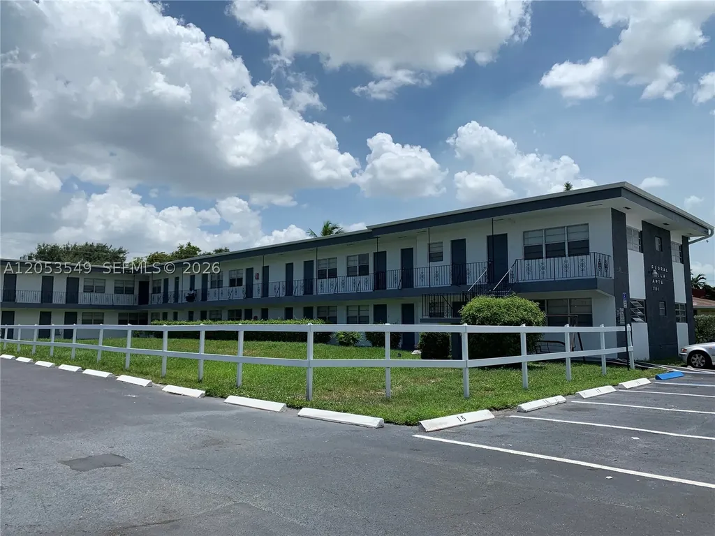 2300 Pierce Street Hollywood FL 33020