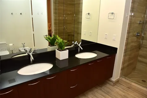 15811 Collins Avenue Sunny Isles Beach FL 33160