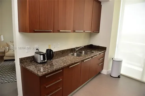 15811 Collins Avenue Sunny Isles Beach FL 33160